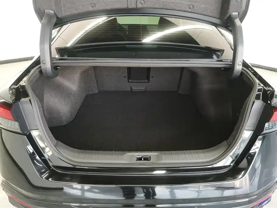 Nissan Teana 2023