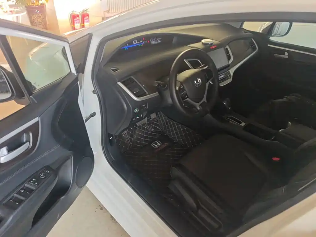 Honda Jade 2016 — фото 12