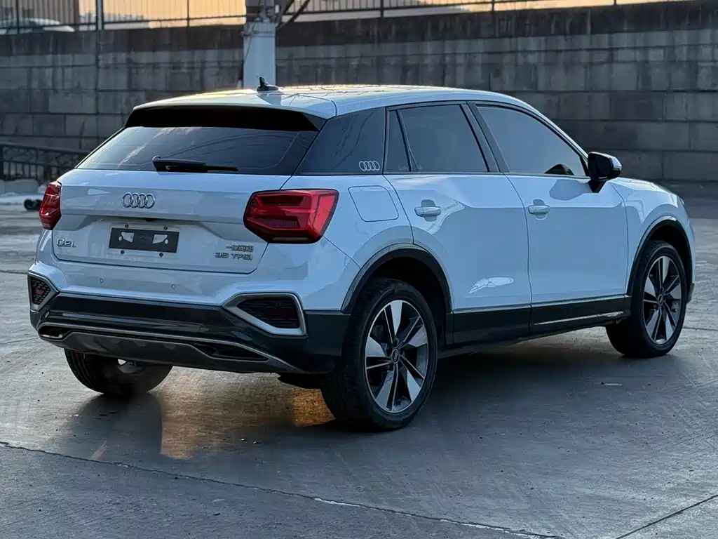 Audi Q2L 2022 — фото 31