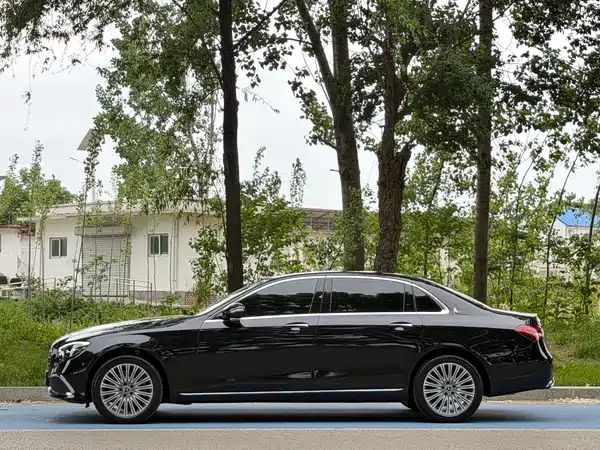 Mercedes-Benz E-Class 2023