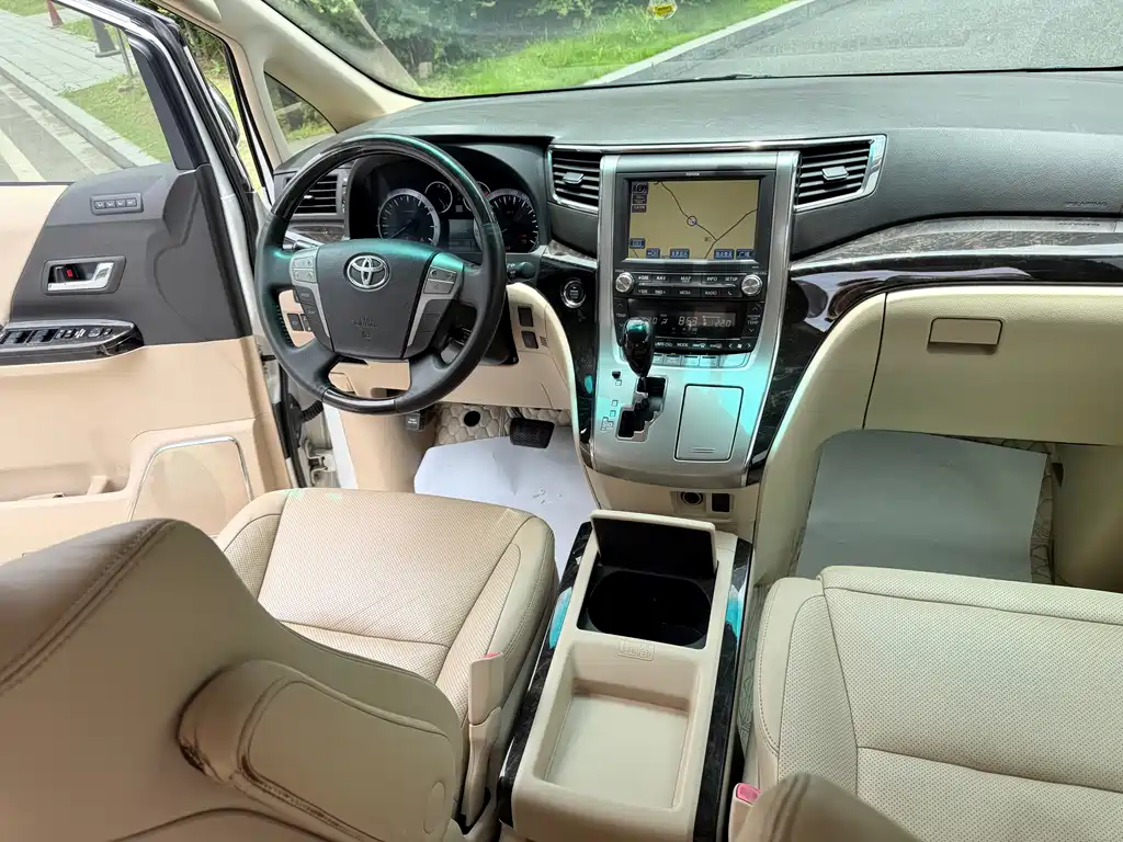 Toyota Alphard 2015 — фото 13