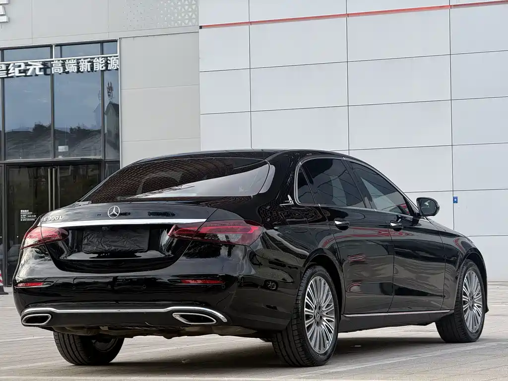 Mercedes-Benz E-Class 2020 — фото 23