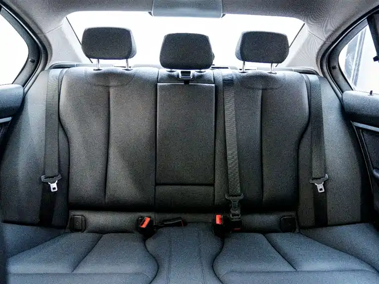BMW 3 Series 2017 — фото 11