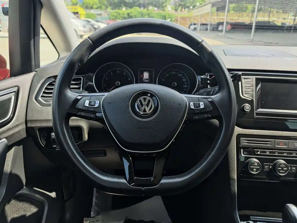 Volkswagen Golf 2015 — фото 11