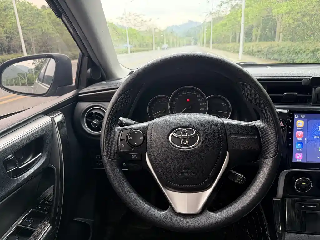 Toyota Corolla 2018 — фото 12
