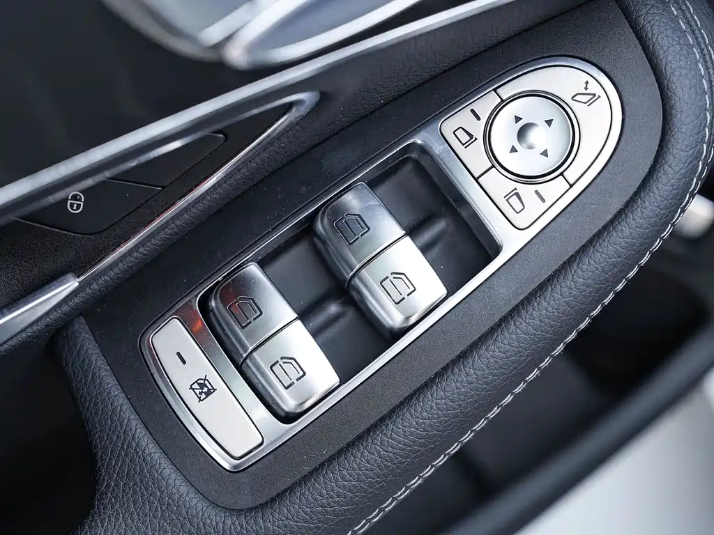 Mercedes-Benz C-Class 2017 — фото 23