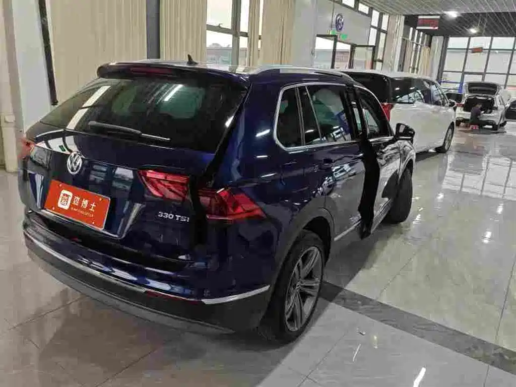 Volkswagen Tiguan 2019 — фото 2