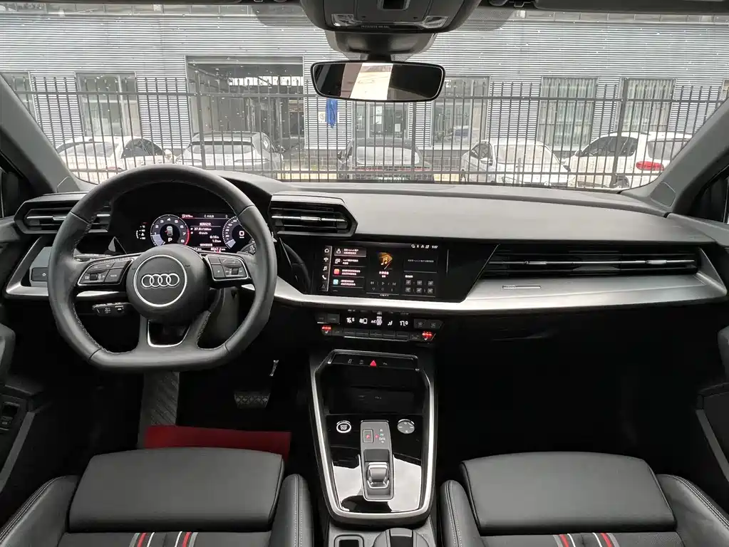 Audi A3 2023 — фото 12