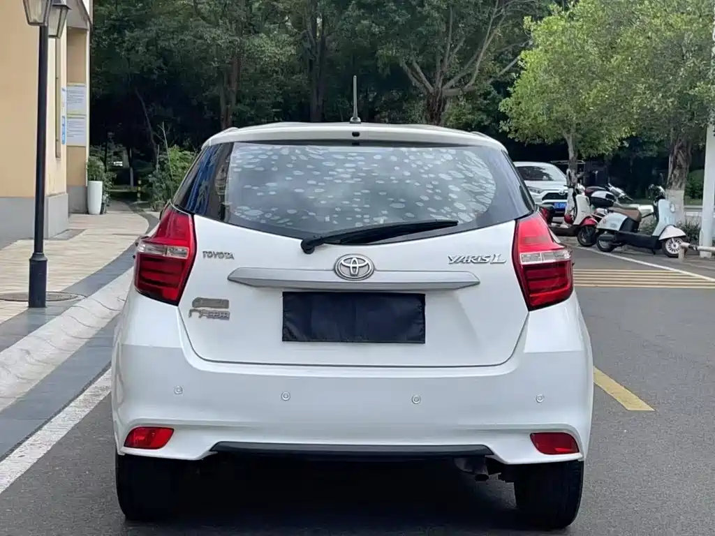 Toyota Yaris L 2019 — фото 5