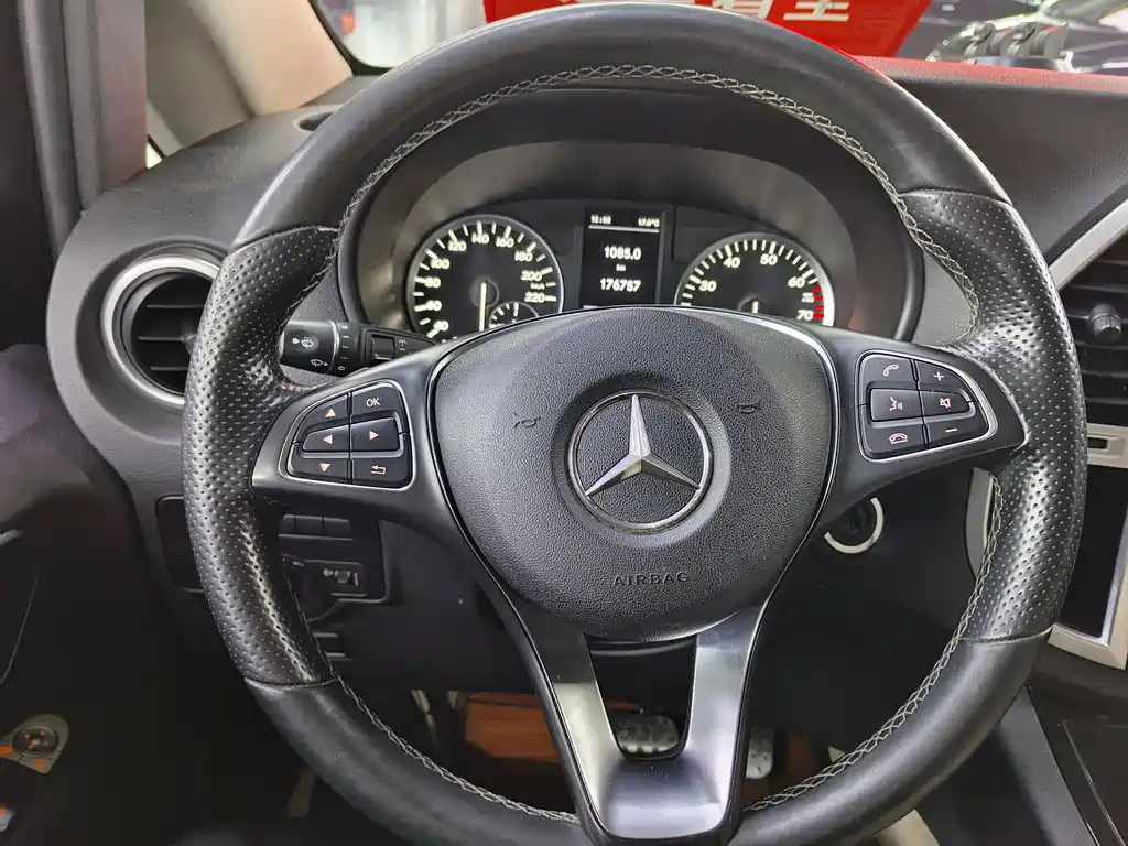 Mercedes-Benz Vito 2018 — фото 21