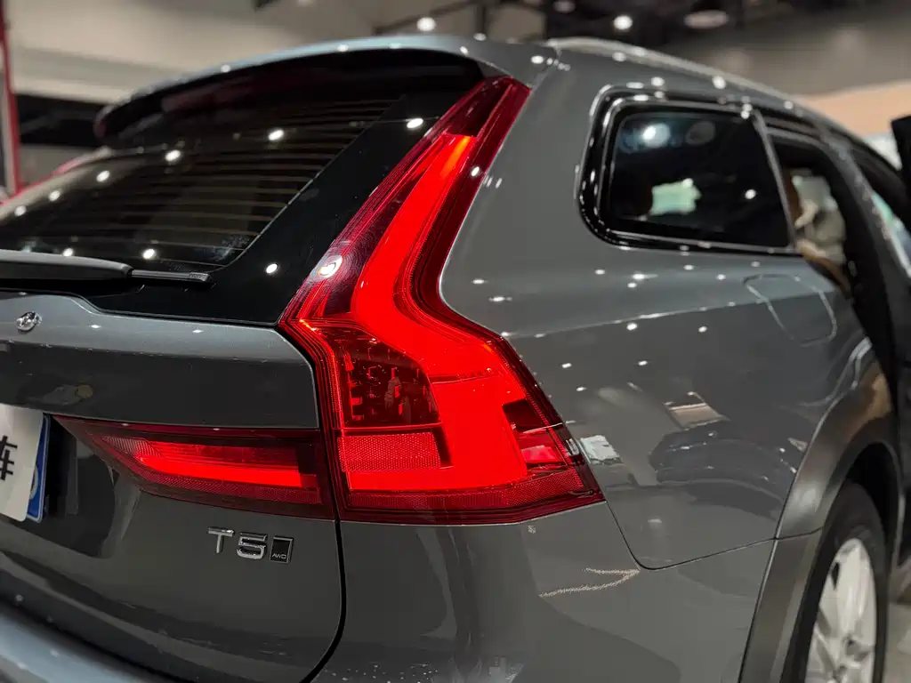 Volvo V90 2018 — фото 25