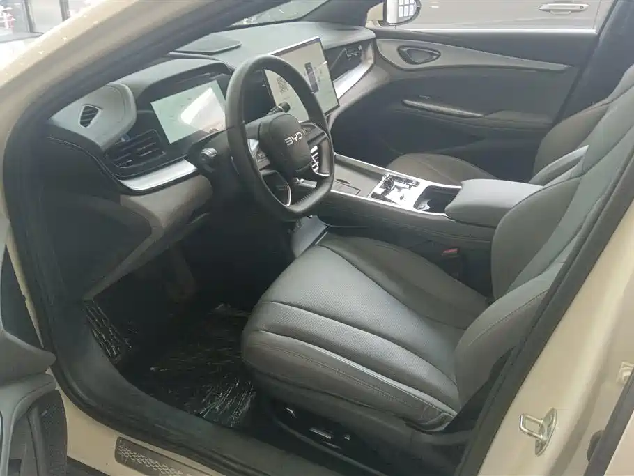 BYD Seal 07 DM-i 2025 — фото 9