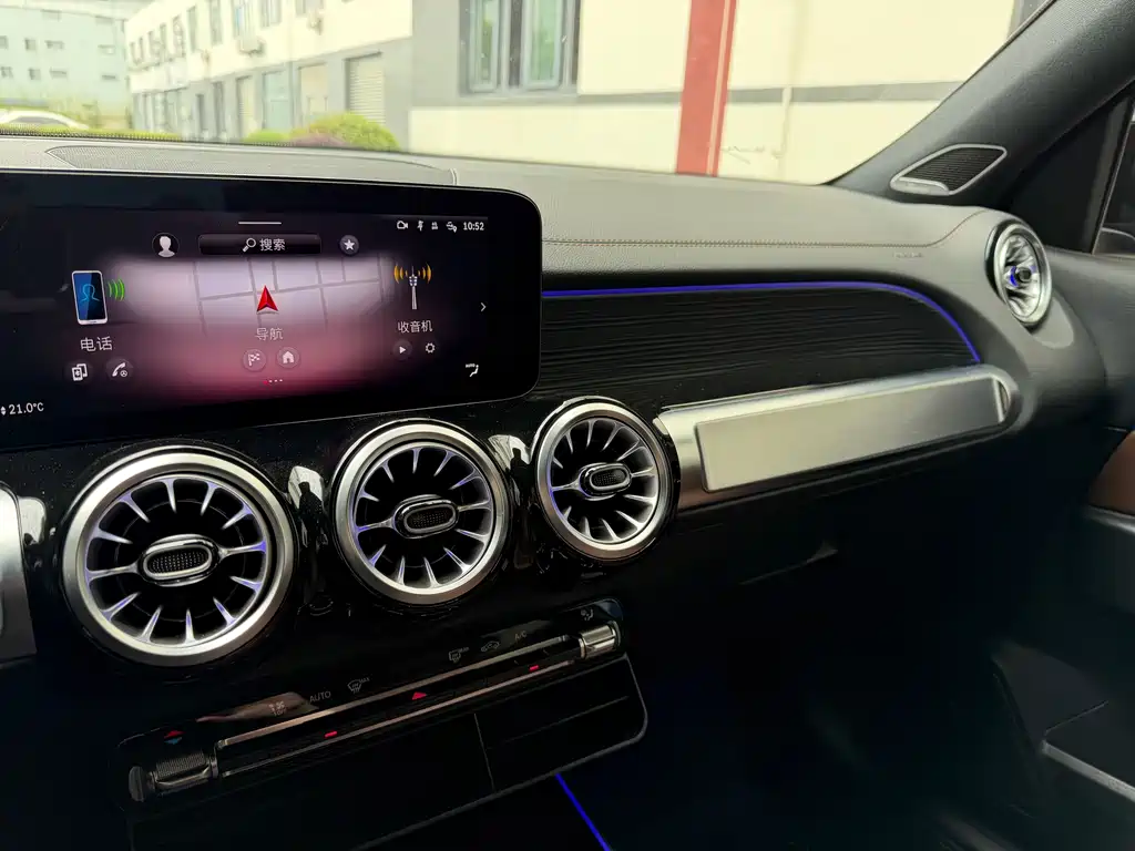 Mercedes-Benz GLB 2023 — фото 17