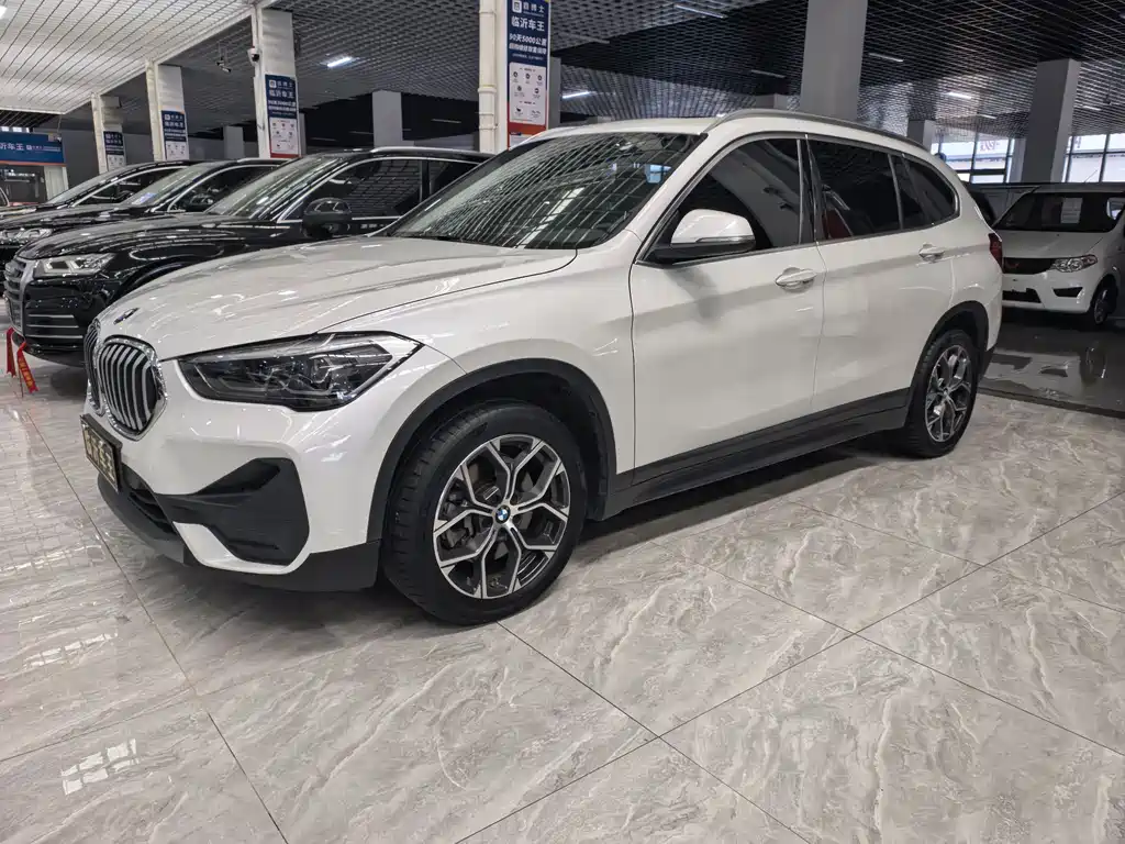 BMW X1 2021 — фото 1