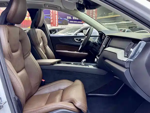 Volvo XC60 Plug-In Hybrid 2018