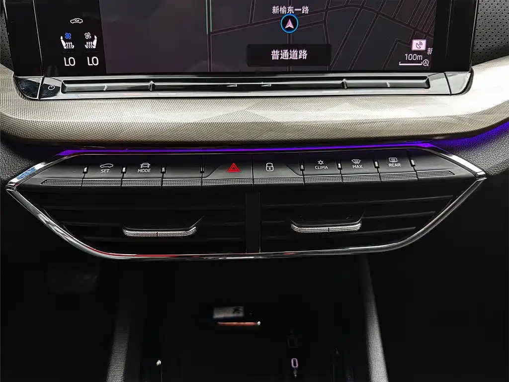 Skoda Octavia 2022 — фото 13