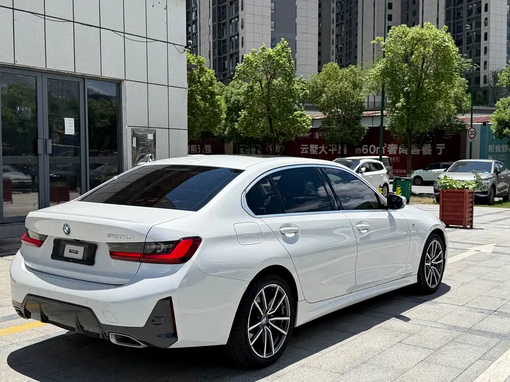 BMW 3 Series 2023 — фото 13