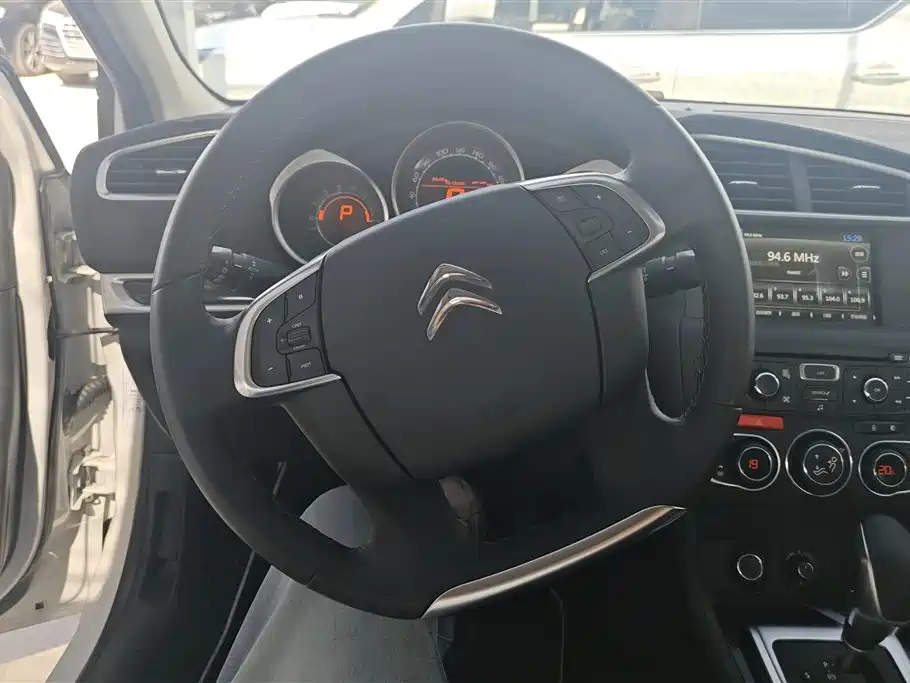 Citroen C4L 2014 — фото 15