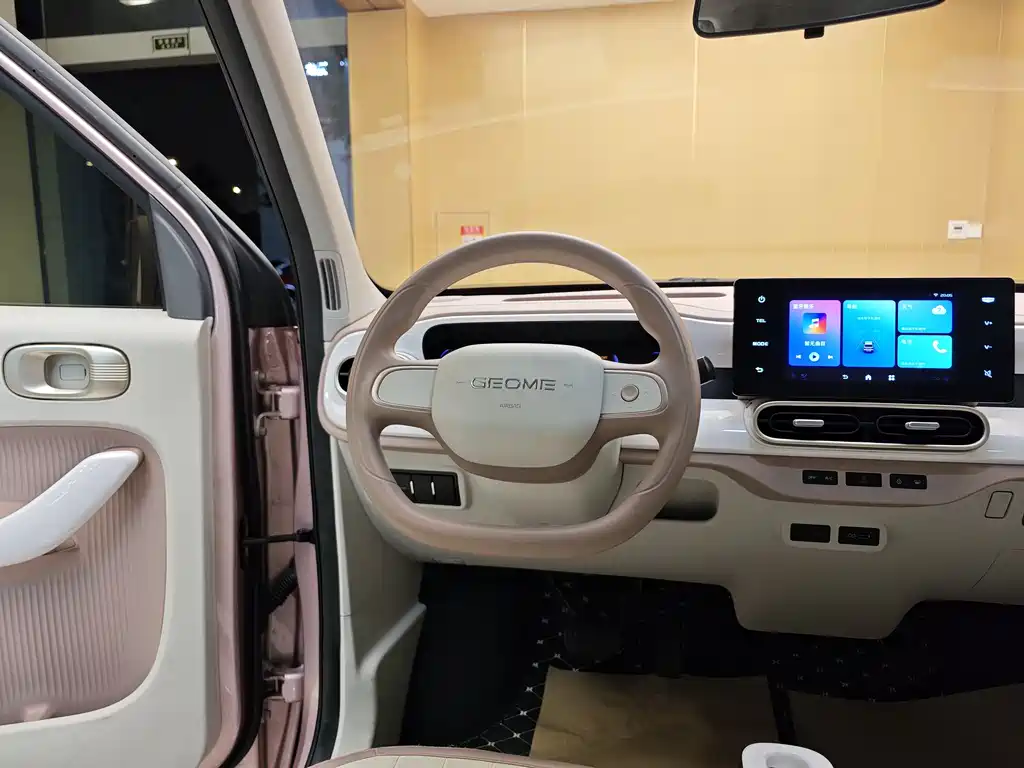 Geely Galaxy Panda 2025 — фото 14