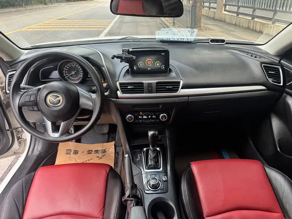 Mazda 3 Axela 2015