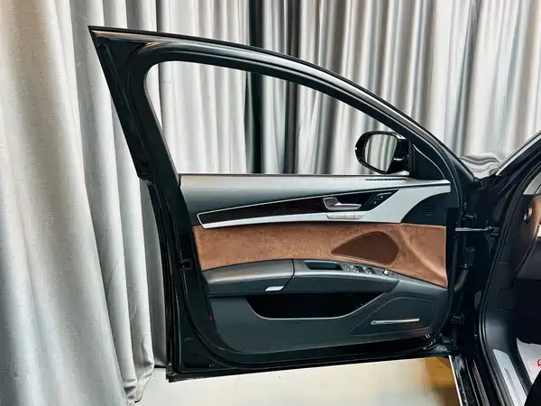Audi A8 2012