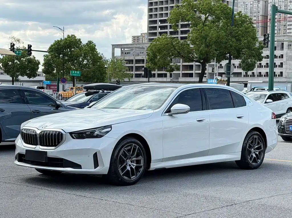 BMW 5 Series 2024