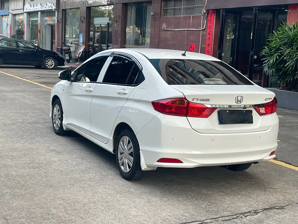 Honda City 2017 — фото 11
