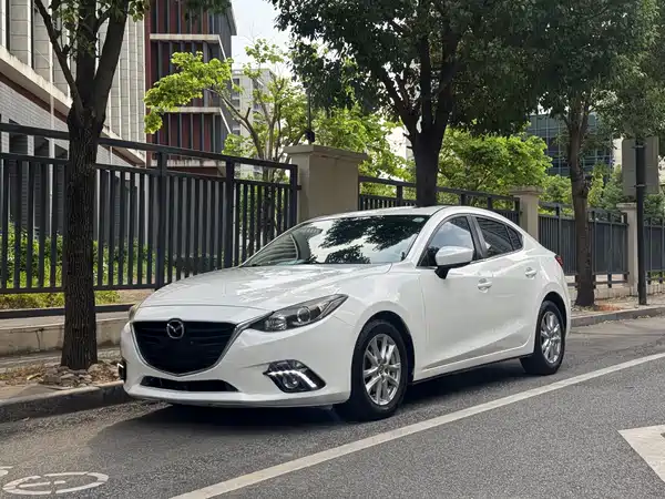 Mazda 3 Axela 2015