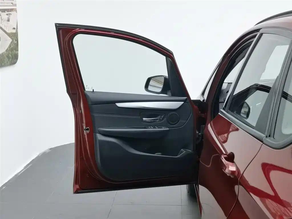 BMW 2 Series Active Tourer 2016 — фото 8