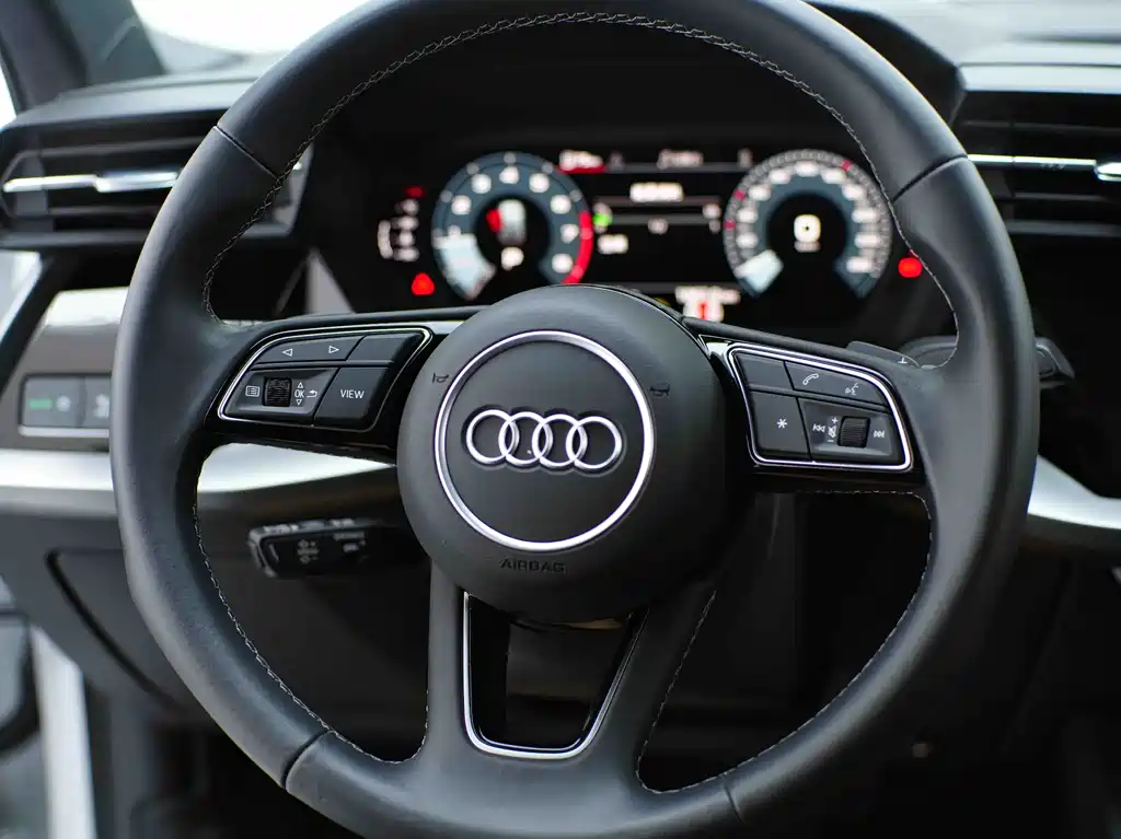 Audi A3 2023 — фото 13