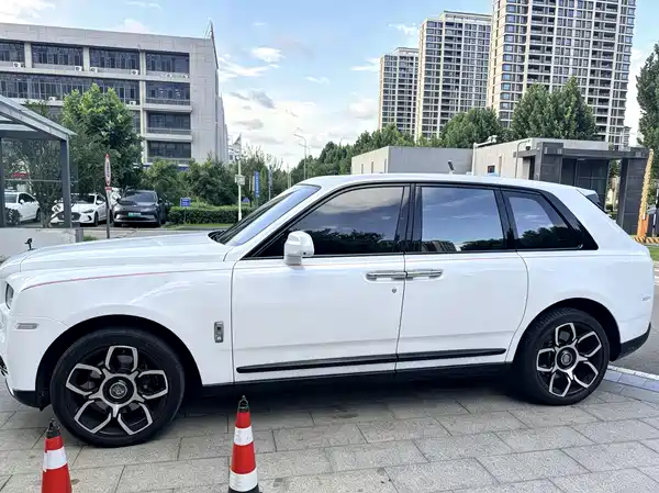 Rolls-Royce Cullinan 2021