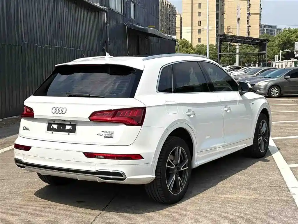 Audi Q5L 2020 — фото 4