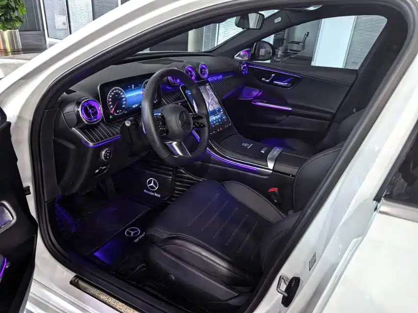 Mercedes-Benz C-Class 2023 — фото 7