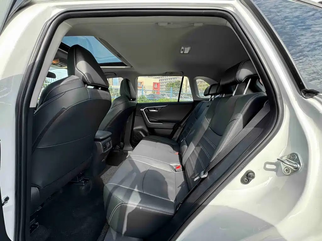 Toyota Wildlander 2022 — фото 12