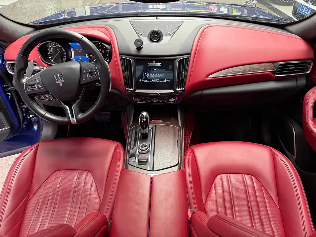 Maserati Levante 2017 — фото 13