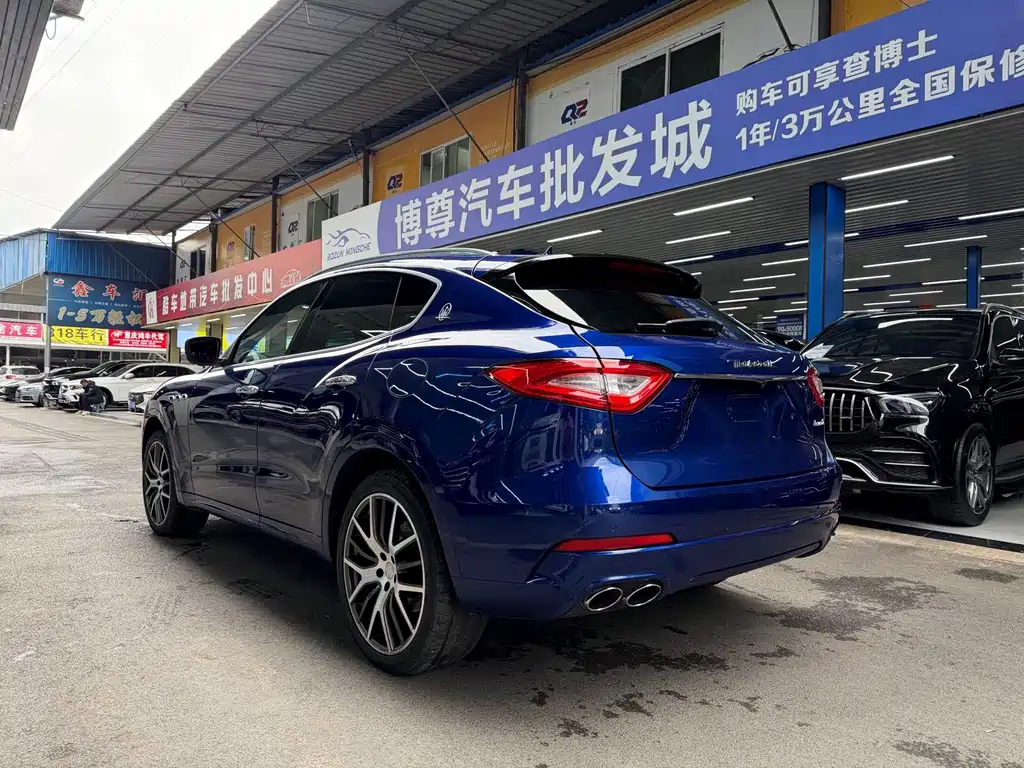 Maserati Levante 2017 — фото 25