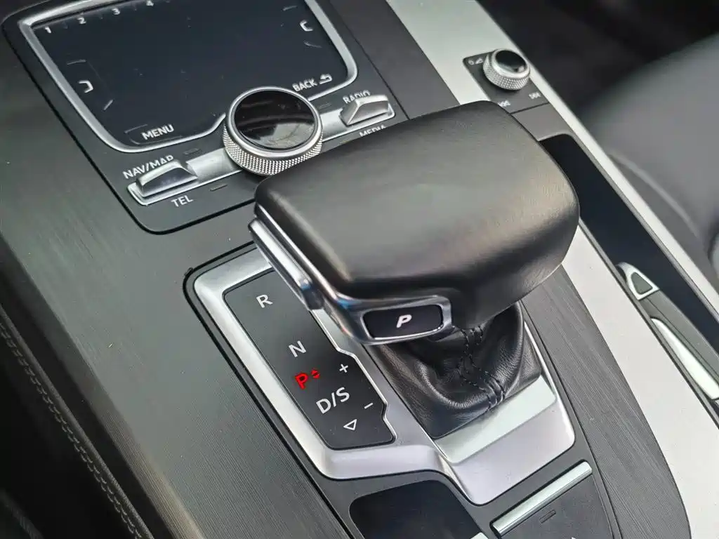 Audi Q5L 2021 — фото 13