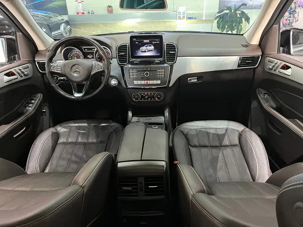 Mercedes-Benz GLE 2019 — фото 10