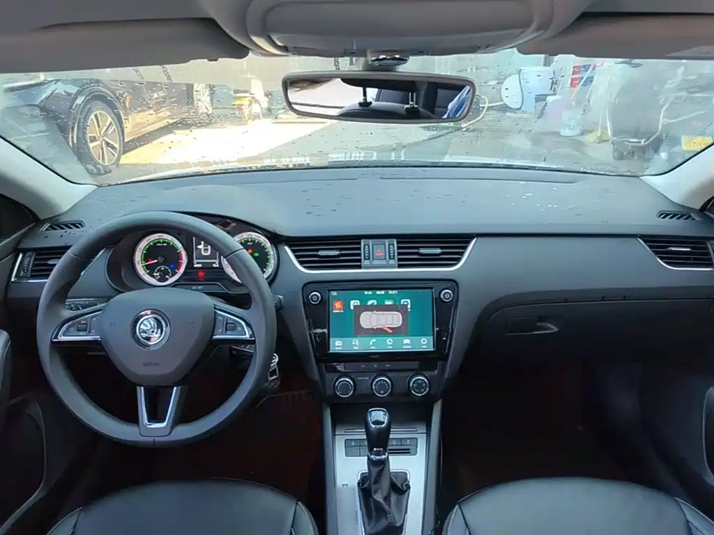 Skoda Octavia 2019 — фото 10