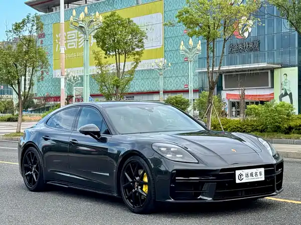 Porsche Panamera 2024