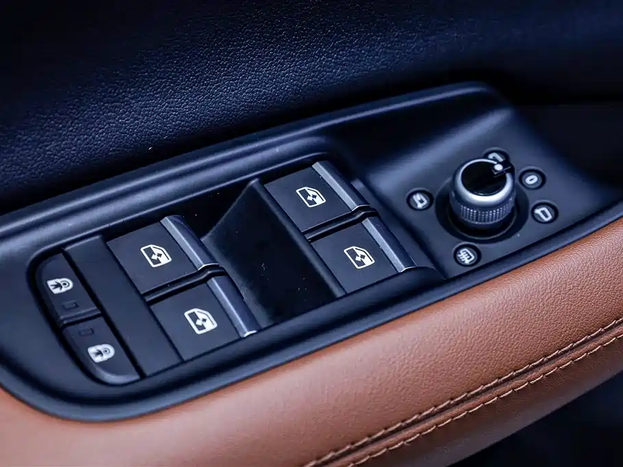 Audi Q7 2023 — фото 12