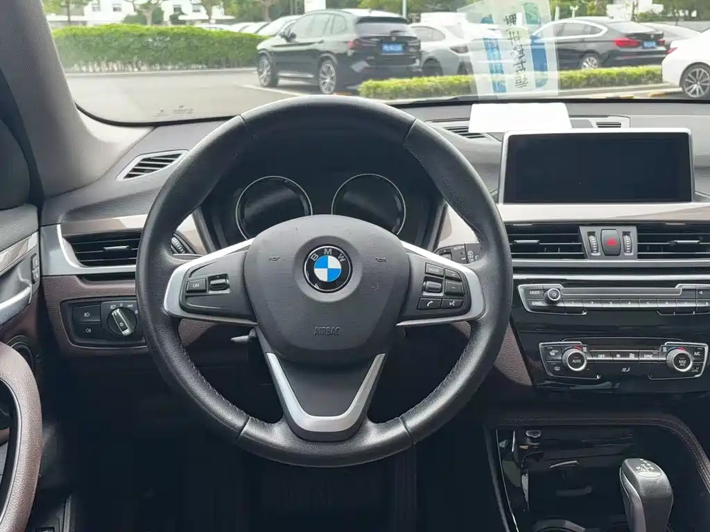 BMW X1 2018 — фото 11