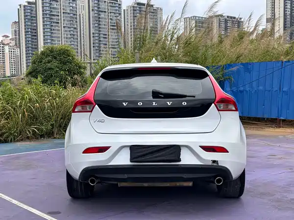 Volvo V40 2015