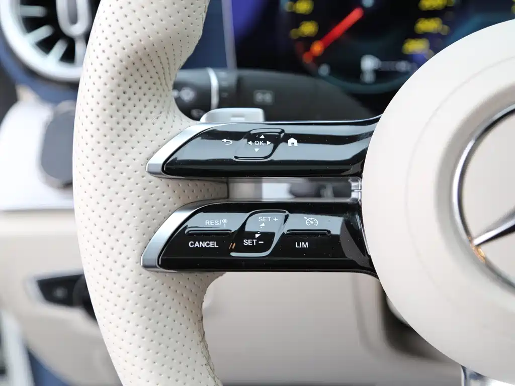 Mercedes-Benz E-Class 2021 — фото 11