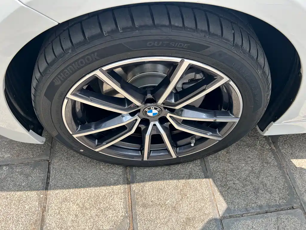BMW 3 Series 2021 — фото 11