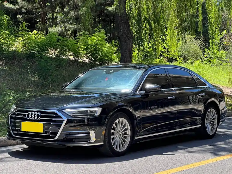 Audi A8 2020 — фото 1