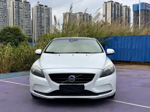 Volvo V40 2015