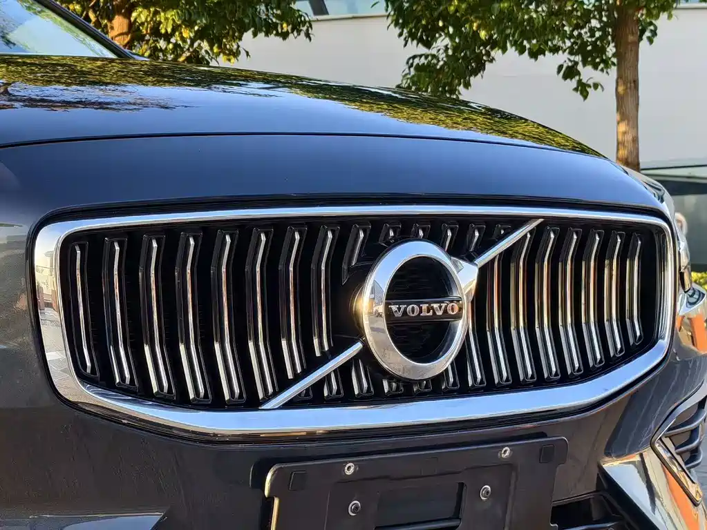 Volvo S60 2021 — фото 22