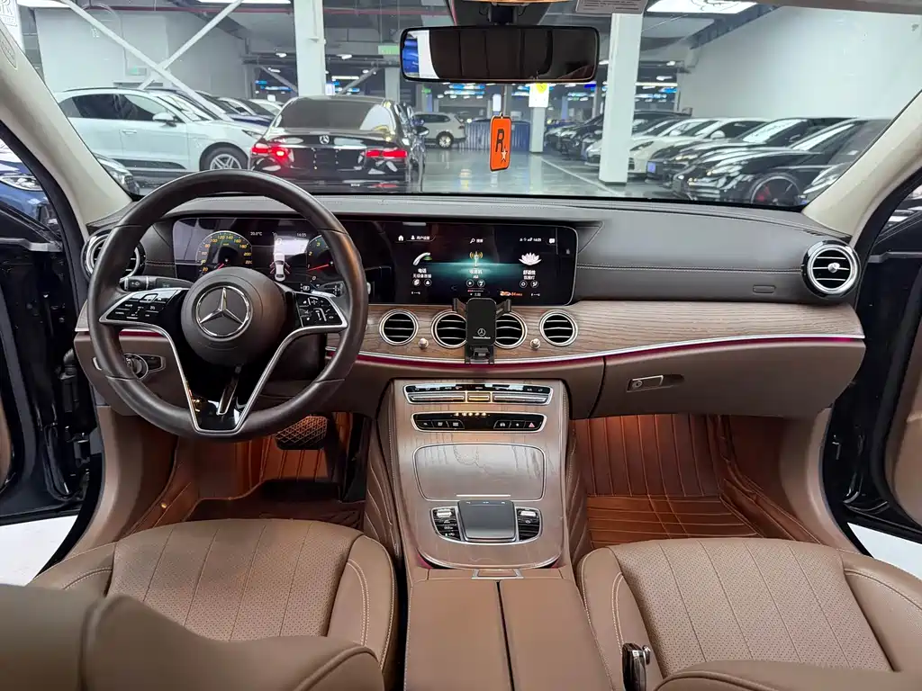 Mercedes-Benz E-Class 2022 — фото 11