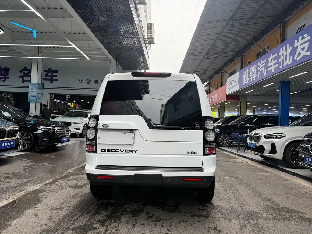 Land Rover Discovery 2015 — фото 25